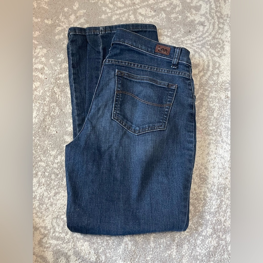 Women's Lee Mid Rise Straight Leg Relaxed Fit Dark Wash Blue Jeans Size 8s